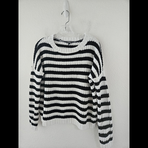 Express Black & White Striped Long Sleeve Crop Sweater Sz Small - Picture 1 of 6